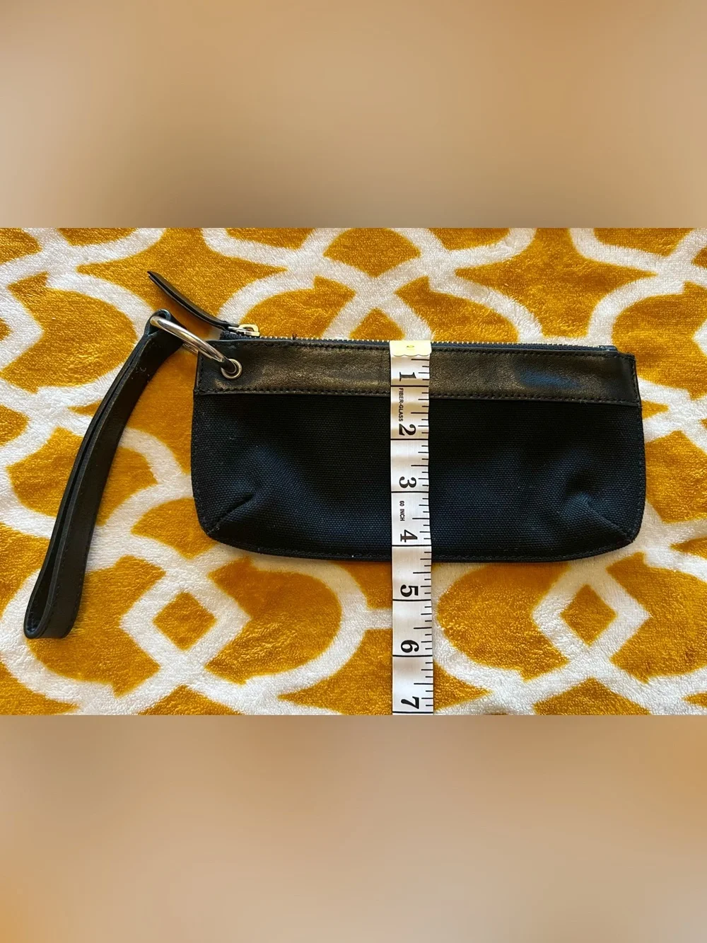 Banana Republic Black Wristlet Wallet Pouch w/ Zipper & Wrist Strap, Solid